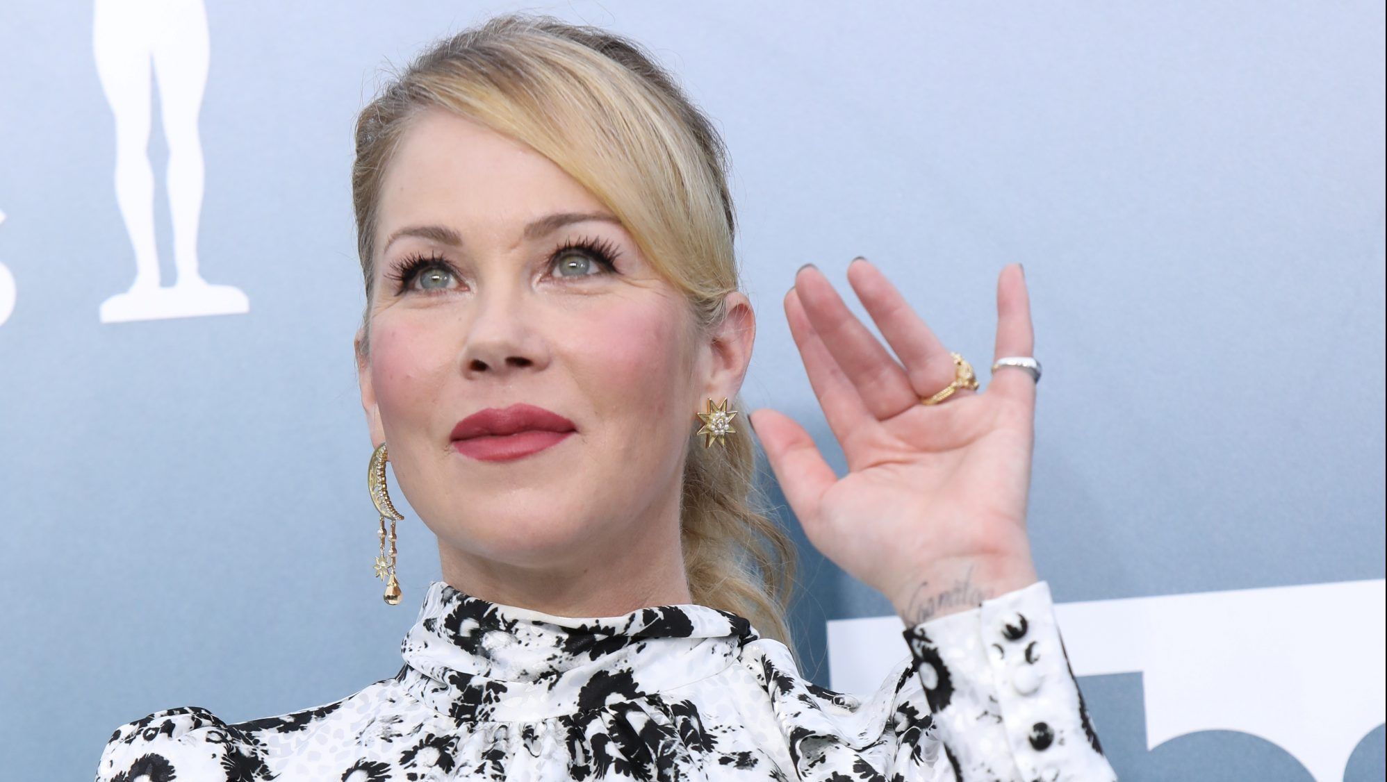 Christina Applegate publicly announced her diagnosis of MS on Twitter in August 2021, a few months following her diagnosis: REUTERS/Monica Almeida