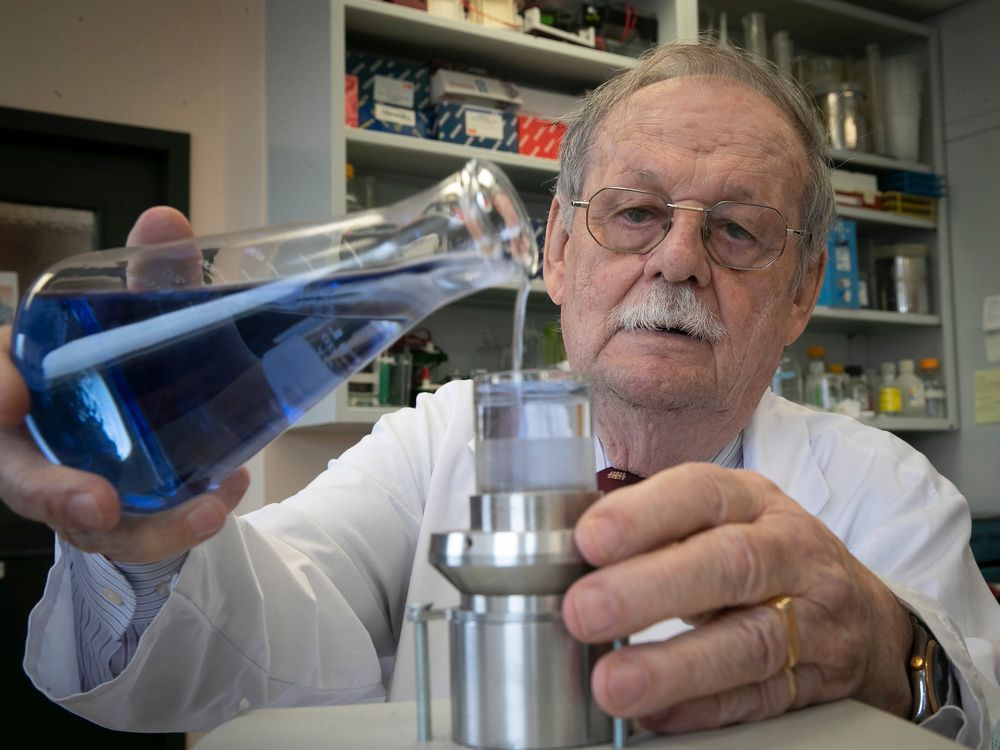 dr. michel chrétien uses a protein sequencer in the functional endoproteolysis laboratory at the institut de recherches cliniques de montreal.