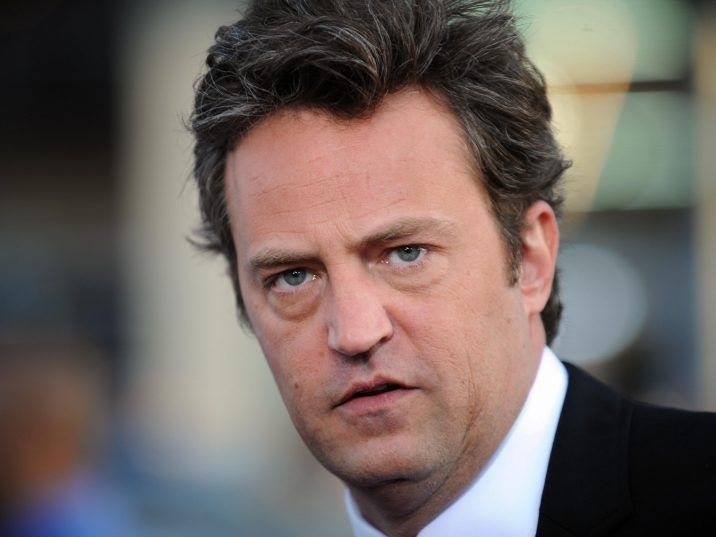 Matthew Perry arrives at the Los Angeles premiere of 17 Again at the Grauman's Chinese Theater in Hollywood, California, April 14, 2009.