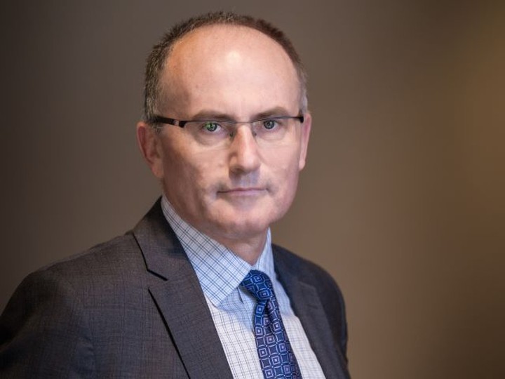  John Muscedere is CEO of the Canadian Frailty Network and a Professor in the School of Medicine at Queen’s University. He specializes in nosocomial infections, clinical practice guidelines, knowledge translation and critical care outcomes.