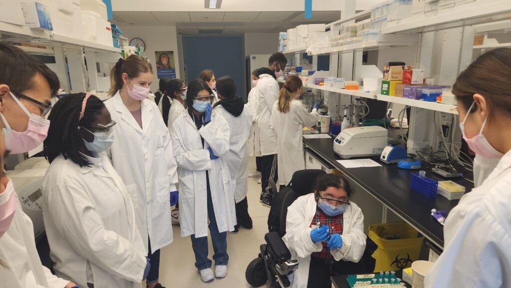  dr yuen and his team hosted a lab visit for racialized and underserved students, who are interested in science. the lab visit was part of mina project (www.theminaproject.ca)