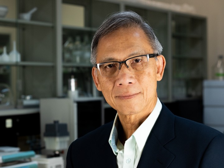 Dr. Tam’s lifelong interest in the active ingredients within TCM and his background in pharmacology coincided in 2006 when he co-founded Sinoveda. SUPPLIED
