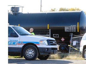 REGINA, Sk: September 28, 2015 — The Regina Police Service, the CP Police and the Coroner were out at the CP mainline just east of Elphinstone street Monday morning after a body was found in the area. BRYAN SCHLOSSER/Regina Leader-Post