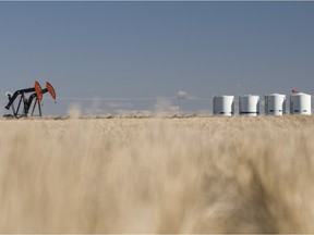 Saskatchewan will see economic growth dip by 0.1 per cent in 2015, due to weakness in oil and gas and agriculture sectors, BMO says.