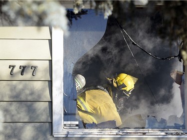 Police fire and EMS responded to a house fire on Garnet St. in Regina November 19, 2015.