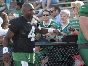 Columnist Rob Vanstone gives Saskatchewan Roughriders quarterback Darian Durant kudos for his desire to become a Canadian citizen.