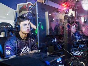 Evil Geniuses player Justin "Roy" Brown playing Halo 5 at the X Games in Aspen on Jan. 29.