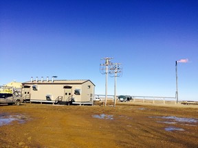 A flare gas power generation project, developed by Kineticor, a Calgary-based independent power producer, captures natural gas produced in association with oil production and uses it to produce electricity. The one-megawatt (MW) facility near Shaunavon went into commercial production this week.