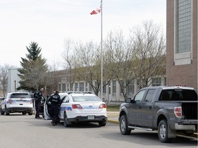 A bomb threat at Winston Knoll Collegiate  prompted classes to be cancelled for the afternoon on Monday in Regina.