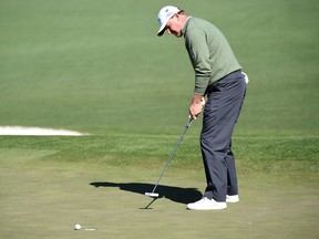Ernie Els, shown here missing a putt during the second round of the Masters at Augusta National Golf Club on Friday, had trouble with the flat stick during the first two rounds of the tournament.