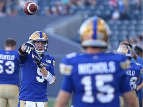 A quarterback controversy involving Drew Willy, 5, and and Matt Nichols, 15, is percolating due to the Winnipeg Blue Bombers' offensive struggles.