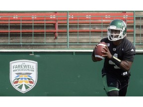 Columnist Rob Vanstone feels that the Saskatchewan Roughriders' brass should ensure that 2016 isn't the farewell season for quarterback Darian Durant in green and white.