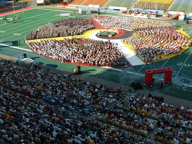 The 2005 Juex du Canada Games officially started  at the opening ceremonies at Taylor Field in Regina on Saturday.  Athletes sit in a big circle durning the opening ceremonies.