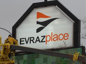 MARKETS- REGINA SASK: NOVEMBER 12, 2008- Rick Yaehne of Prairie Sign installs the new Evraz Place signage at the Lewvan entrance to the park. To go with a story by Neil Scott about the new sponsorship agreement with the park.  Roy Antal/Regina Leader-Post.