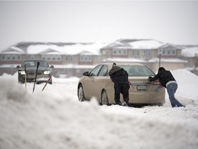 Heavy snowfall wreaking havoc with Regina and are roads.