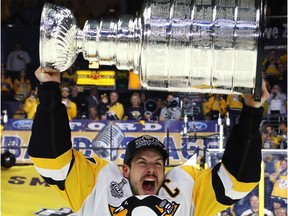 Sidney Crosby is proving once again that he is the world's best hockey player, according to columnist Rob Vanstone.