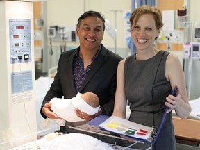 Daphne McRae and Nazeem Muhajarine study benefits of midwifery care. (photo by Daniel Hallen for the University of Saskatchewan)