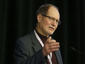 Dr. Neal Benowitz speaks at a smoking cessation conference in Ottawa on Friday.