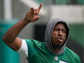 Outside linebacker Derrick Moncrief, who spent three seasons with the Roughriders before heading to the NFL, signed with the Edmonton Elks on Tuesday.