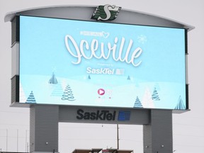 Iceville, Saskatchewan's largest outdoor rink at Mosaic Stadium, is to be shut down on Sunday due to warmer temperatures.