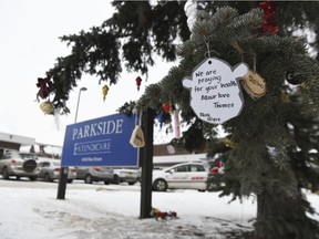 A tree sits decorated with messages and Christmas tree ornaments at Parkside Extendicare. As of Dec. 11, the long term care home had 187 COVID-19 cases and 18 deaths. MICHAEL BELL / Regina Leader-Post