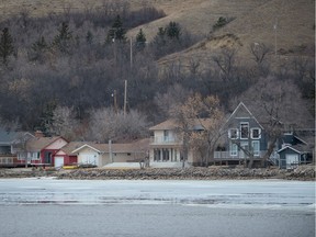Homes sit along the edge of Echo Lake, in Saskatchewan on April 17, 2020. BRANDON HARDER files