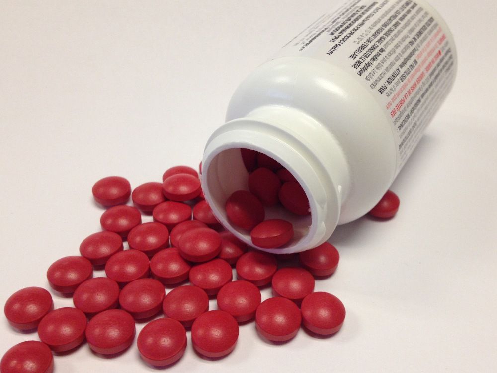 Generic acetaminophen tablets. (Dave Dutton/Postmedia)
