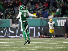 Roughriders defensive end A.C. Leonard, who suffered a hip injury in Thursday's practice, is expected to play in Sunday's West Division final against the host Winnipeg Blue Bombers.