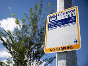 A City of Regina Transit  route sign is posted on Optimist Drive on Monday, August 29, 2022 in Regina. The City of Regina is expanding transit service in the east end and new youth fares.