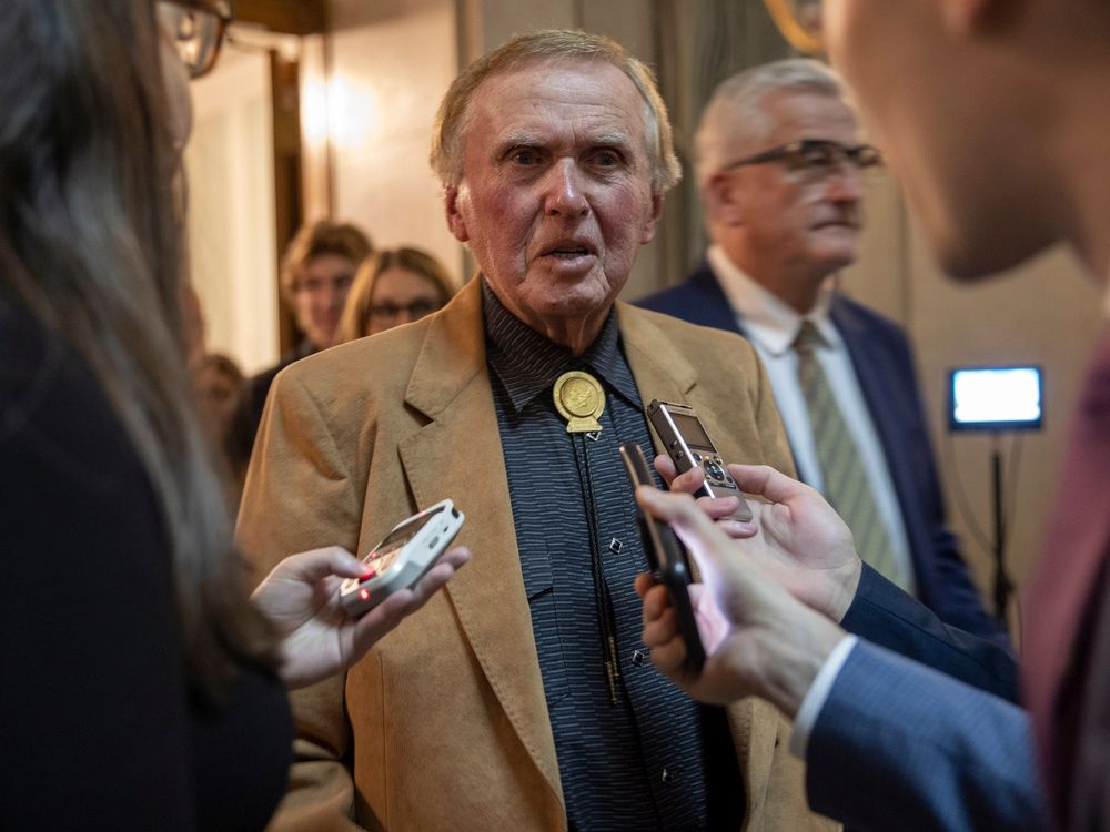 Colin Thatcher invitado al discurso del trono de Sask. Partido MLA