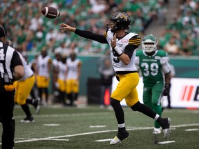 Dane Evans kemungkinan akan keluar sebagai gelandang awal Hamilton Tiger-Cats setelah Tabbies memperoleh hak negosiasi untuk Bo Levi Mitchell dari Calgary Stampeders pada hari Senin.
