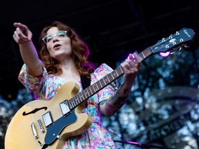 Megan Nash dan The Best of Intentions tampil pada malam pembukaan Festival Jazz SaskTel Saskatchewan di Saskatoon pada 30 Juni 2022.