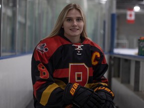 Greta Henderson memimpin Regina Rebels dan Liga Hoki AAA U-18 Wanita Saskatchewan di musim ini.