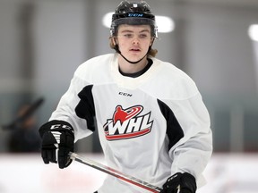 Zach Benson dari Winnipeg Ice adalah pencetak gol terbanyak kedua WHL, di belakang Connor Bedard dari Regina Pats.
