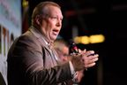 Le ministre des Services sociaux, Gene Makowsky, prend la parole à Saskatoon, Sask.  le 15 mars 2023.