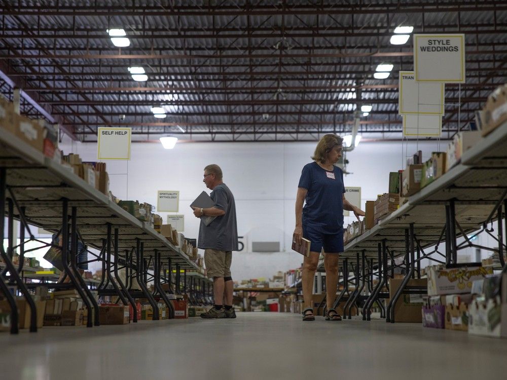 Thousands come out for annual Big Book Sale fundraiser in Regina