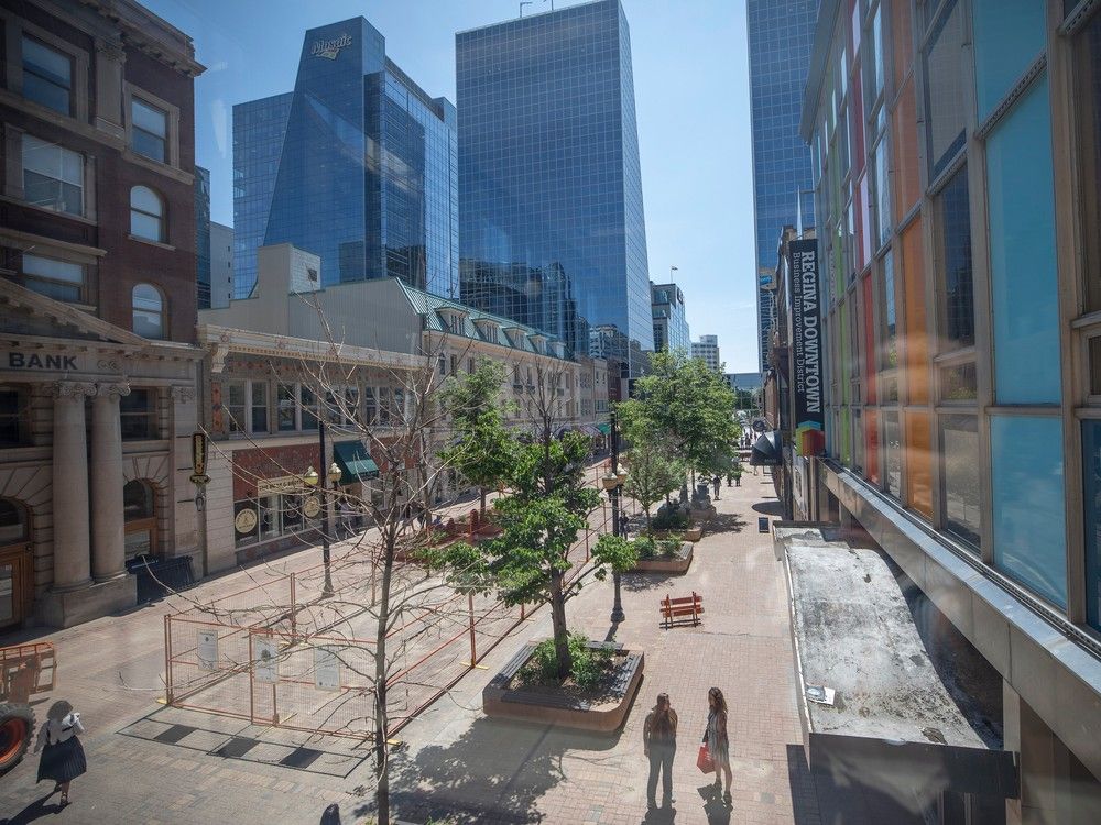 Survey seeking feedback on bringing cars back to Scarth Street Mall
