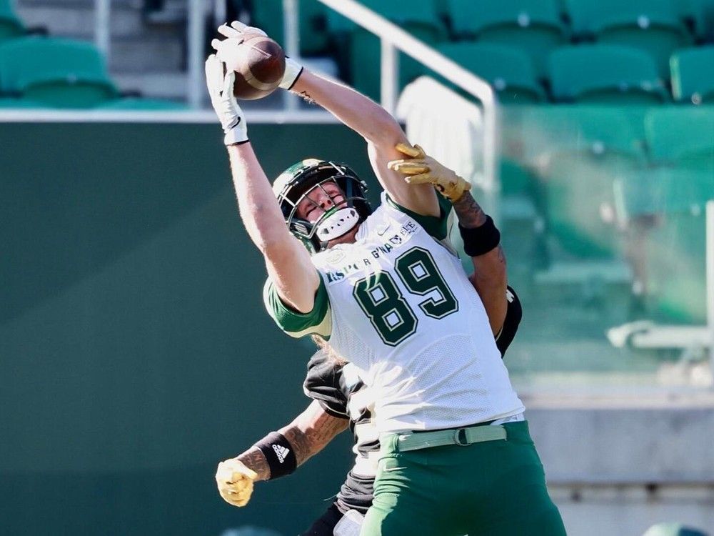 University of Manitoba Bisons split against UBC Thunderbirds in