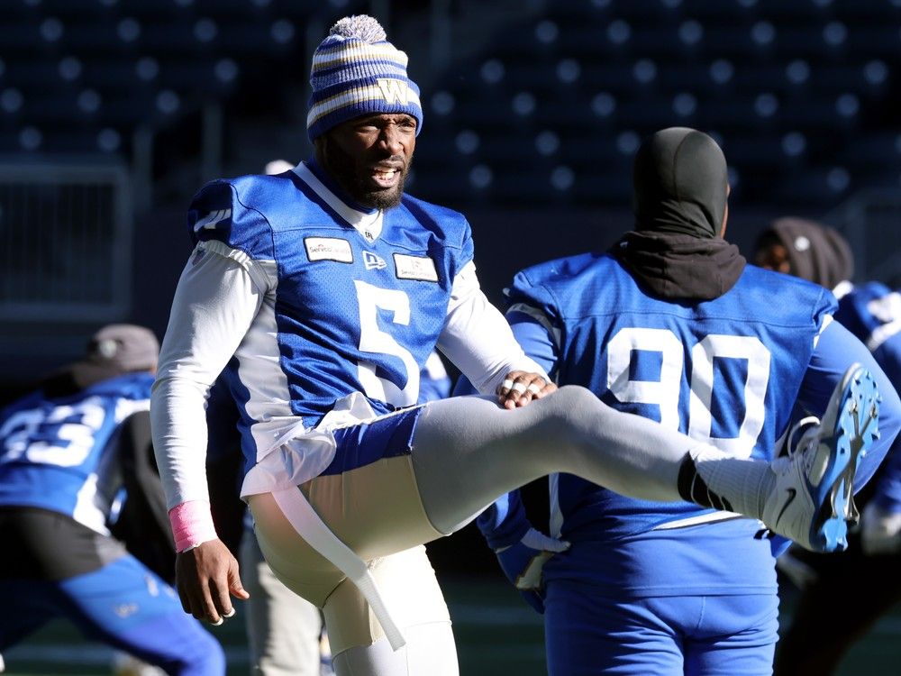 Willie Jefferson warms up at Winnipeg Blue Bombers practice on Tues., Oct. 24, 2023. 