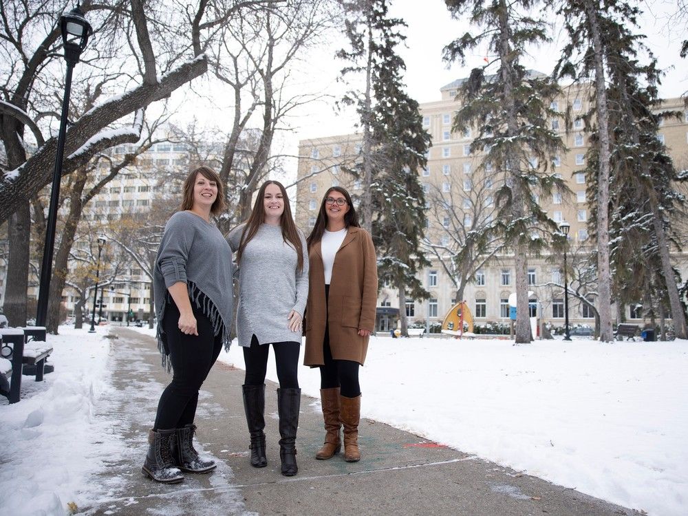  craven mayor dayna anderson flanked by councillors linsay kozak and stephanie morin.