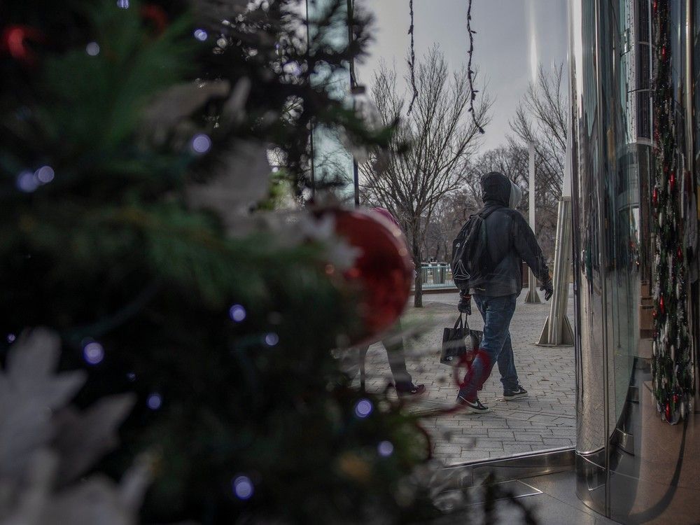 Regina weather: Sunny, windy and unseasonably warm