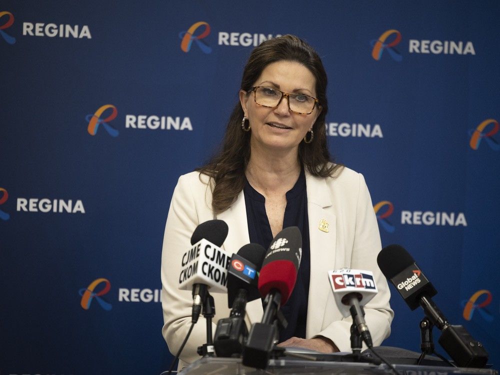 A pesar de los crecientes niveles de deuda, la alcaldesa Sandra Masters dice que Regina debe seguir atacando su problema de infraestructura.