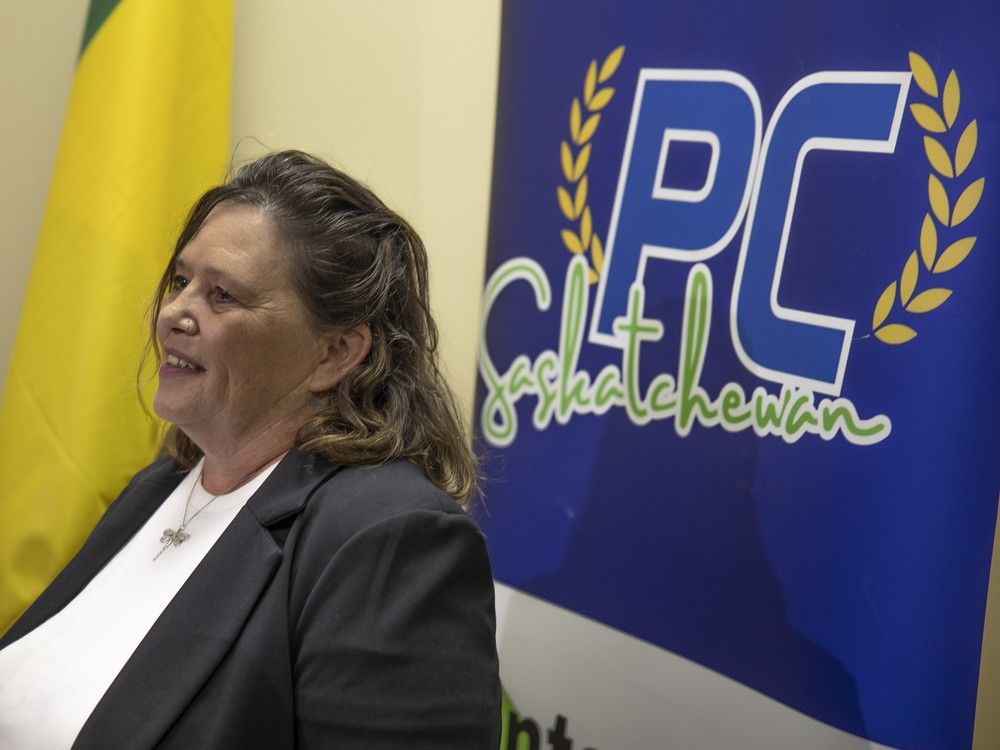 サスカチュワン州進歩保守党党首ローズ・ブショール氏はPC事務所で記者会見を開き、2024年9月12日木曜日にレジーナでバッファロー党と合併しないことを発表した。