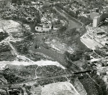 Thames River on the south branch behind Victoria Hospital, 1967.  (London Free Press files)