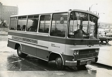 Visitors Information Bureau tourism bus, 1972.  (London Free Press files)