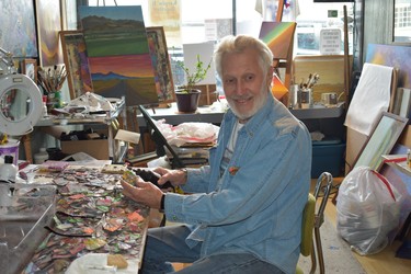 Artist Bob ÒCrocodileÓ Lile makes unique jewelry in his Amarillo studio out of worn-off paint chips from spray-painted Caddies half-buried for decades at nearby Cadillac Ranch.

BARBARA TAYLOR/The London Free Press/Postmedia News