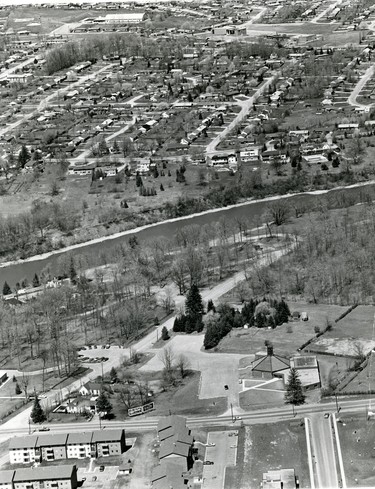 Oakridge Arena top left, Salvation Army Citadel on Springbank Drive, foreground, Wonderland Road to Thames River, 1970. (London Free Press files)