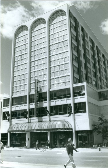 Park Lane Hotel on King Street, 1988. Originally operated as the Sheraton Motor Inn (started out as the Jack Tar building when it was built in 1962) it was renamed the Park Lane Hotel in 1976, becoming the Ramada in 1988, located on King Street. (London Free Press files)