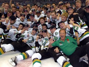 The London Knights celebrate Memorial Cup Victory against the Rimouski Oceanic at the John Labatt Centre, May 29, 2005. (File photo)