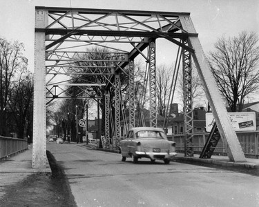 Built in 1934 the Richmond Street bridge south, 1960. (London Free Press files)